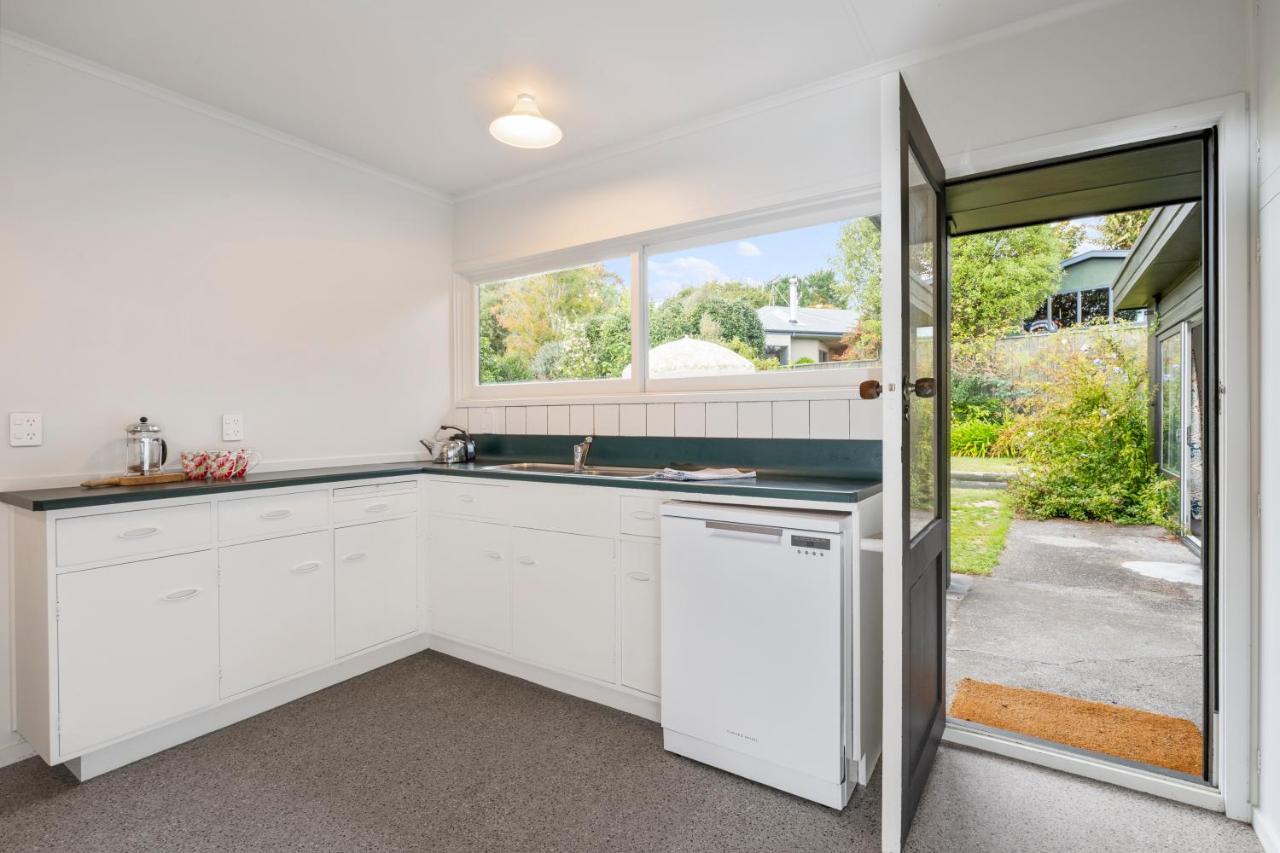 Villa Henry'S Bach Lago Lago Taupo Esterno foto
